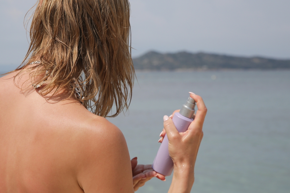 Une routine capillaire pour protéger ses cheveux du soleil