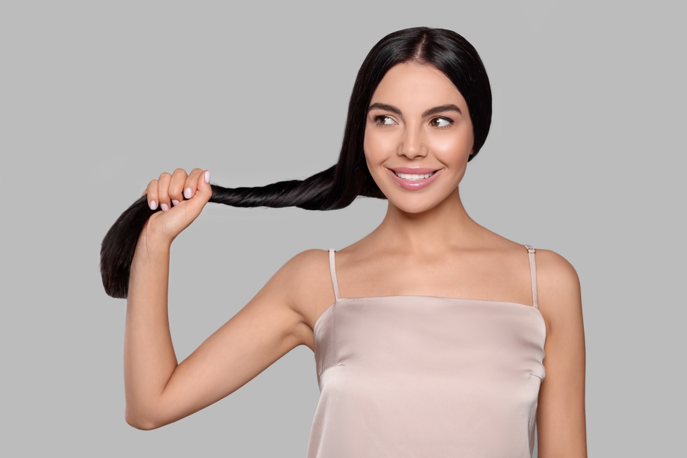 En combien de temps les cheveux poussent ?