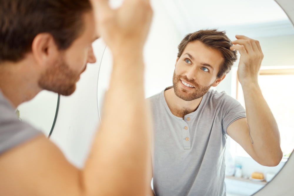 Cheveux homme : comment donner du volume aux cheveux fins ?
