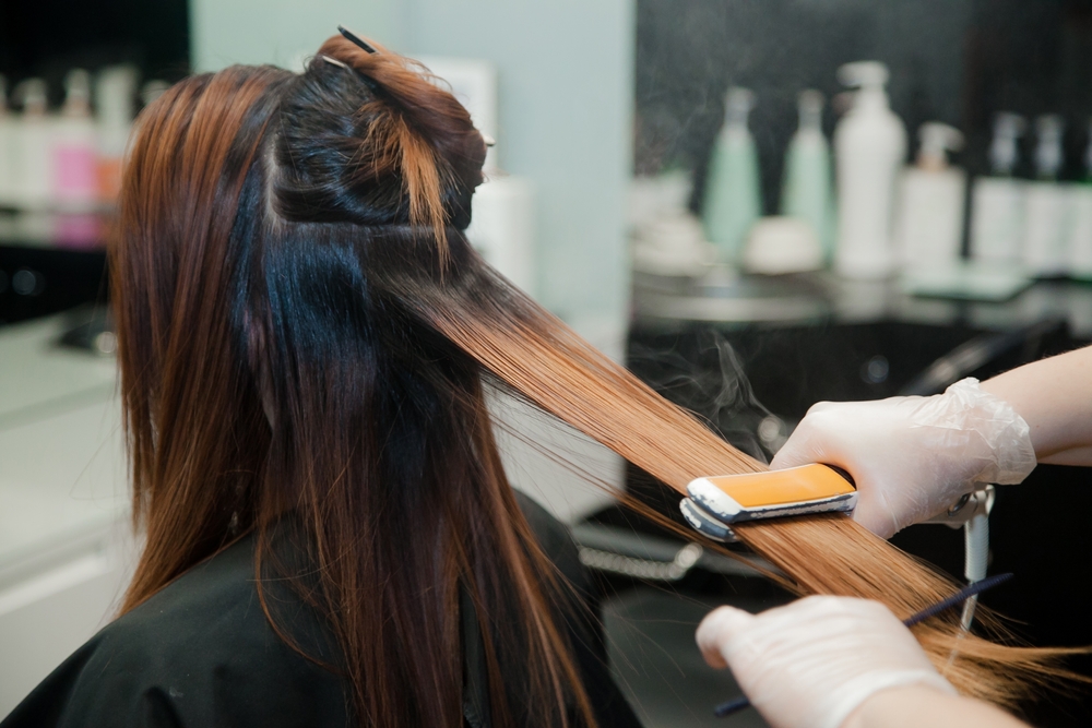 Est-ce que la kératine lisse les cheveux ?