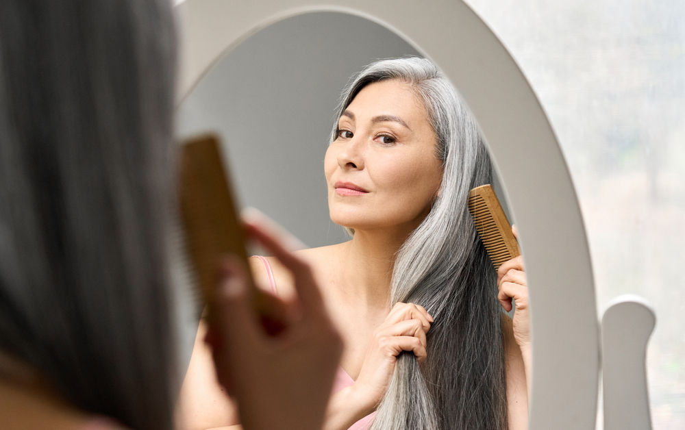 La chute de cheveux chez les seniors : comment la limiter ?