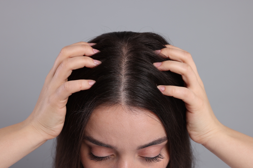 Est-ce que les cheveux clairsemés repoussent ?
