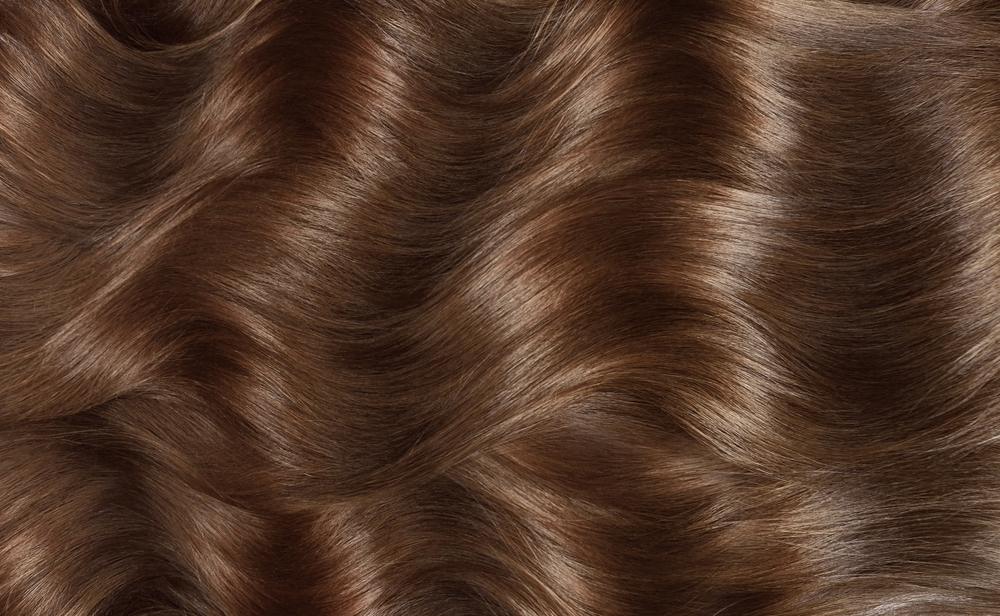 Brillance cheveux : nos conseils pour des cheveux brillants et soyeux