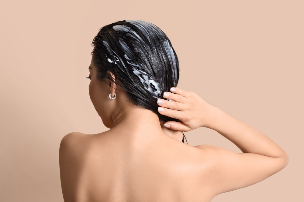 Comment protéger ses cheveux à la piscine ?