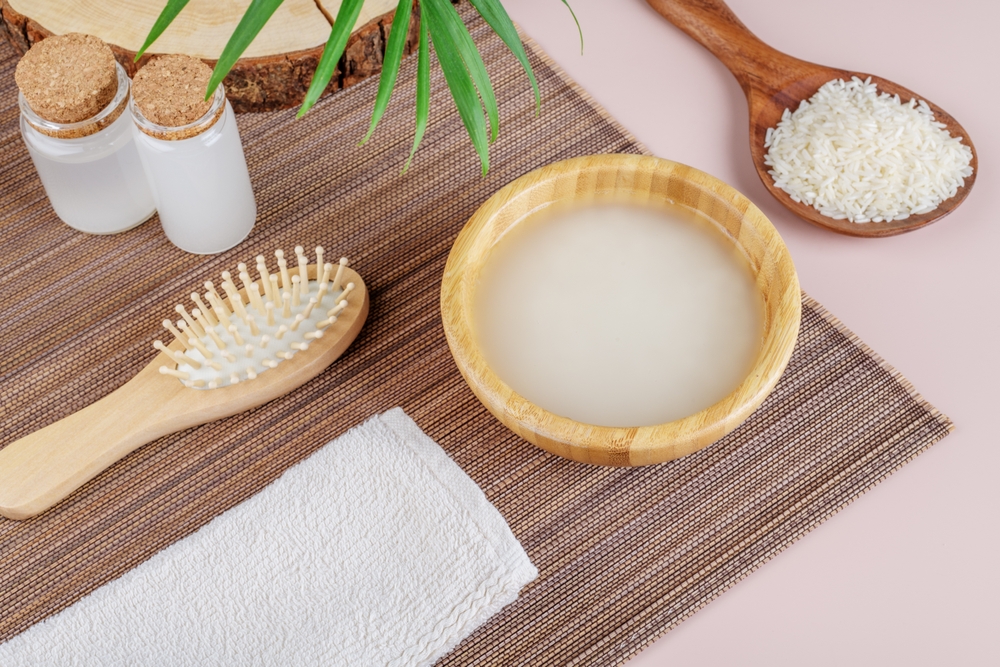 Est-ce que l’eau de riz fait pousser les cheveux ?